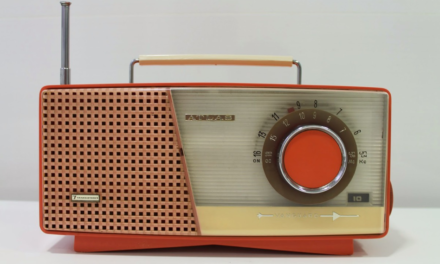 Carlos Ulanovsky y 100 años de radio