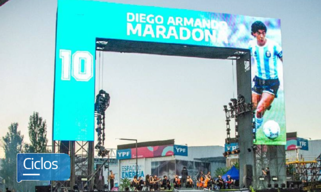 Orquesta homenaje a Diego Maradona